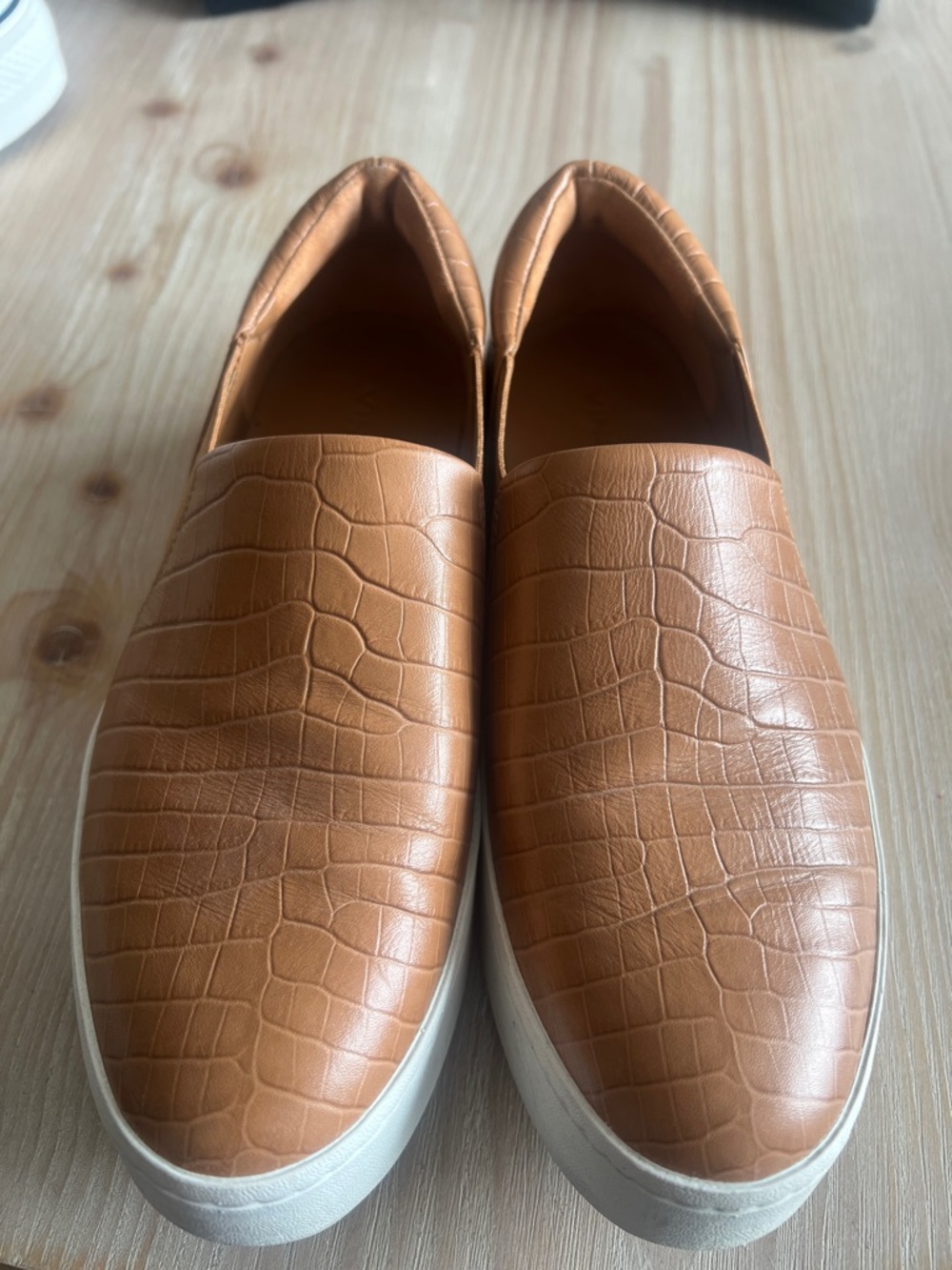 Vince Warren Platform Slip-On Sneakers Brown Croc Embossed Leather Size 7